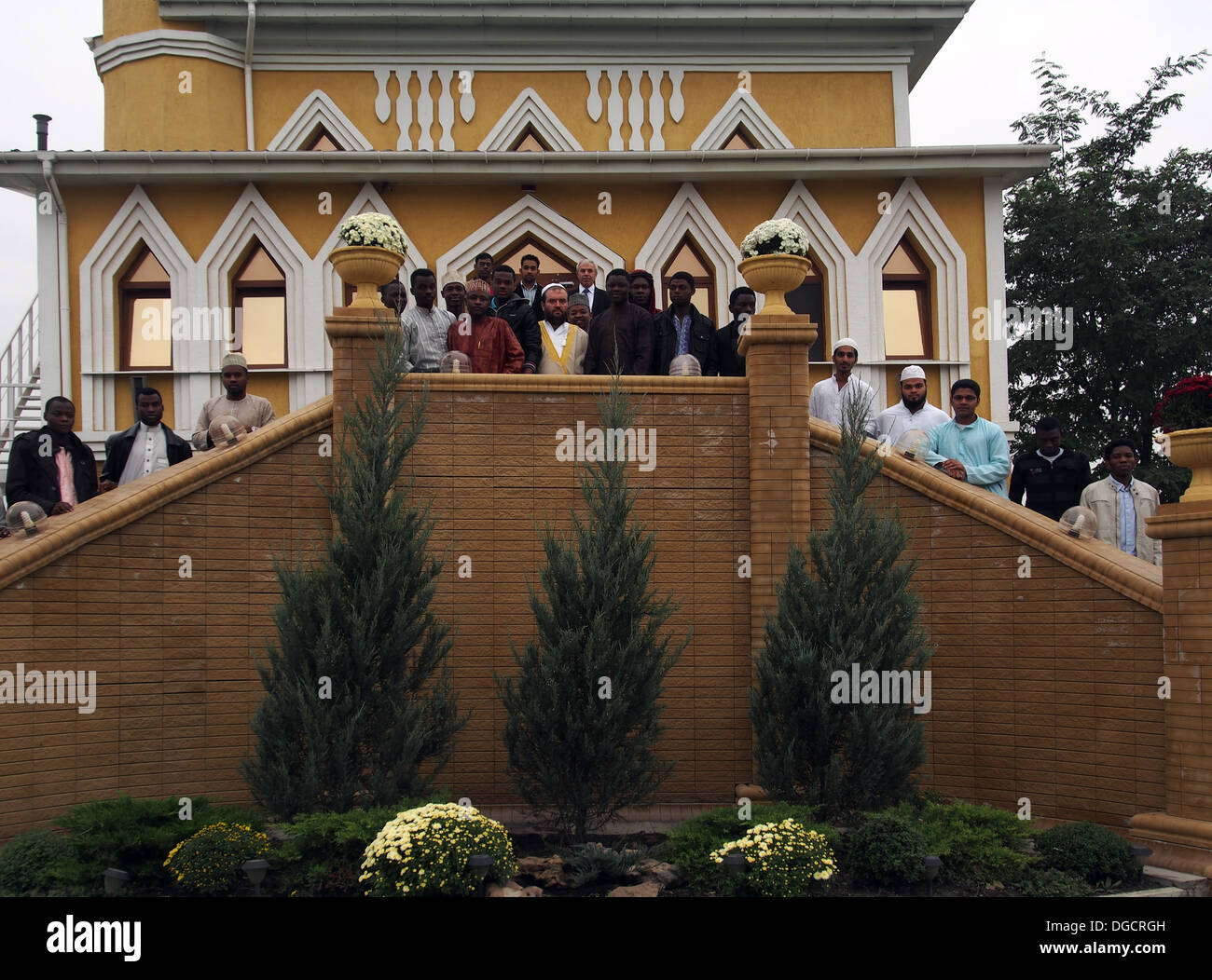 LUGANSK -Ott 15: i musulmani si radunano per celebrare la vacanza musulmana di Eid al-Adha, la Grande Moschea, Lugansk, Ucraina, Ottobre 15, 2013 Foto Stock