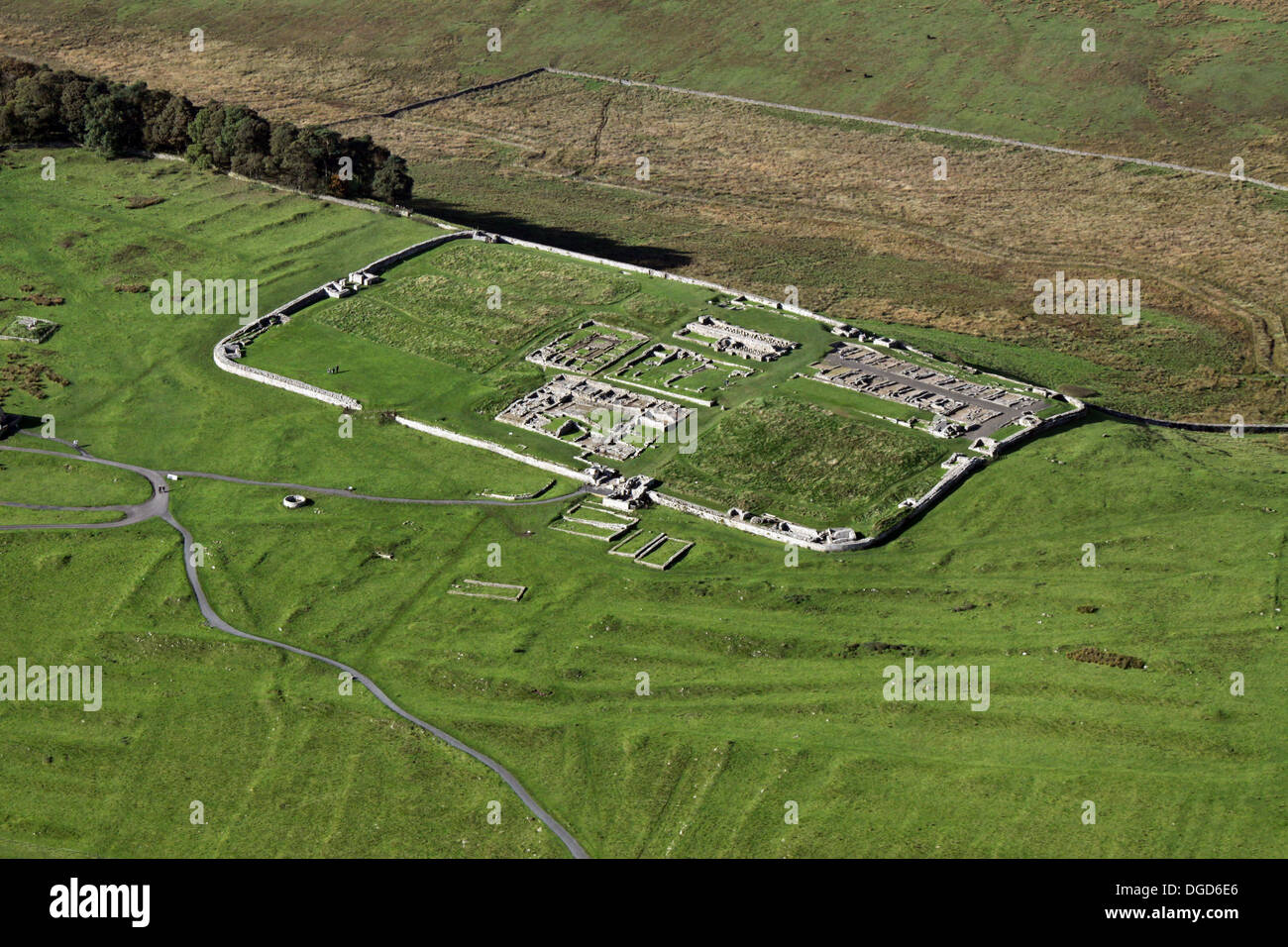 Vista aerea di Housesteads Fort, il più completo di Roman Fort in esistenza, il vallo di Adriano nei pressi di Hexham in Northumberland Foto Stock