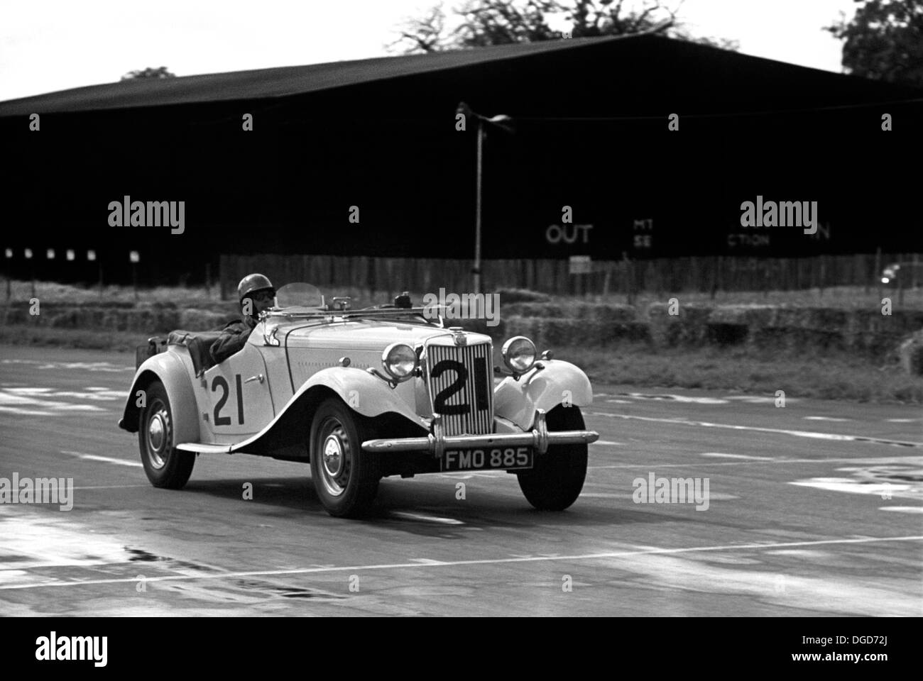 Un MG TC competere nel trofeo internazionale di Silverstone in Inghilterra 1950. Foto Stock