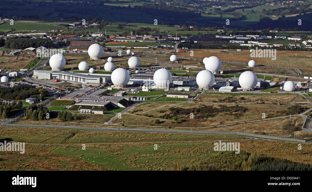 Vista aerea di Menwith Hill vicino Harrogate, North Yorkshire Foto Stock