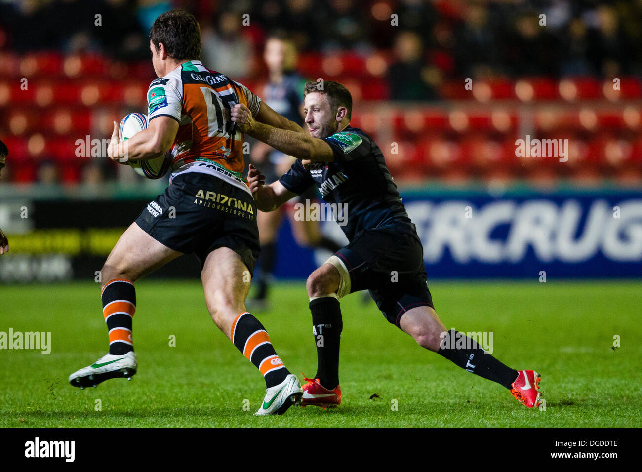 LEICESTER, Regno Unito - Azione dal 2013-14 Heineken Cup Pool 5 Round 2 match tra Leicester Tigers (ITA) e Benetton Treviso (ITA) ha suonato a Welford Road, Leicester venerdì 18 ottobre 2013. Foto Stock