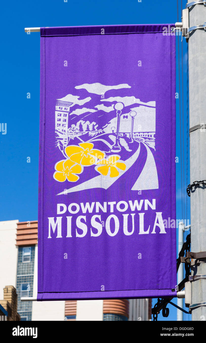 Banner su un lampione nel centro storico di Missoula, Montana, USA Foto Stock