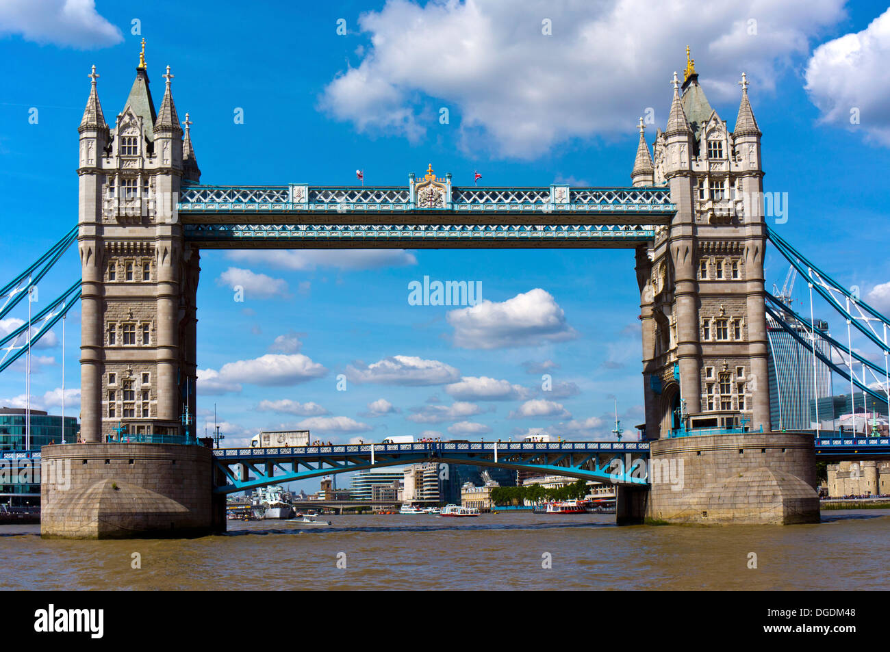 Il fiume Tamigi Londra England Regno Unito. London Bridge Foto Stock