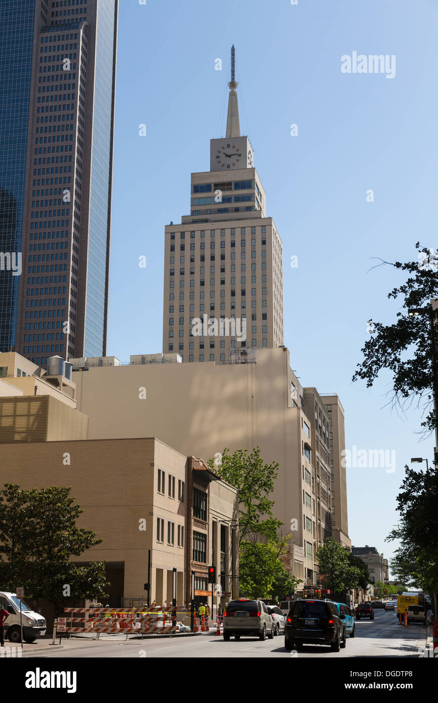 Commerce Street scene mostra Mercantile National Bank Building Dallas Texas USA Foto Stock