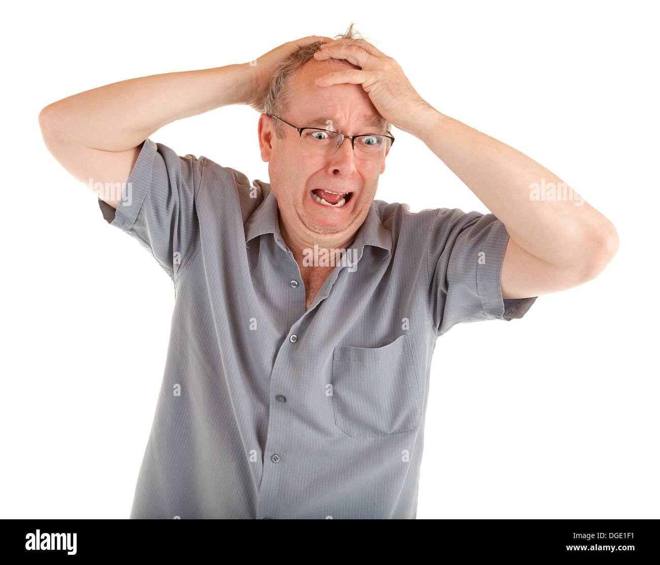 Uomo con la sua testa in incredulità e scioccato appena ricevuto molto cattive notizie. Foto Stock