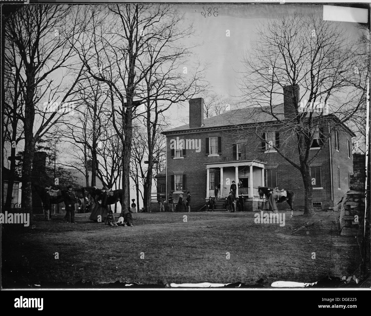 Un'immagine che mostra un edificio della sede centrale, che fornisce una vista della struttura e dei suoi dintorni. Si tratta di un ambiente aziendale o governativo per l'organizzazione che vi risiede. Foto Stock