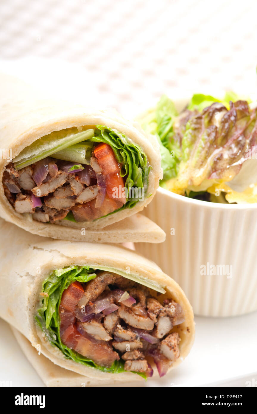 Kafta shawarma pollo pita rullo di avvolgimento sandwich araba tradizionale mid east cibo Foto Stock