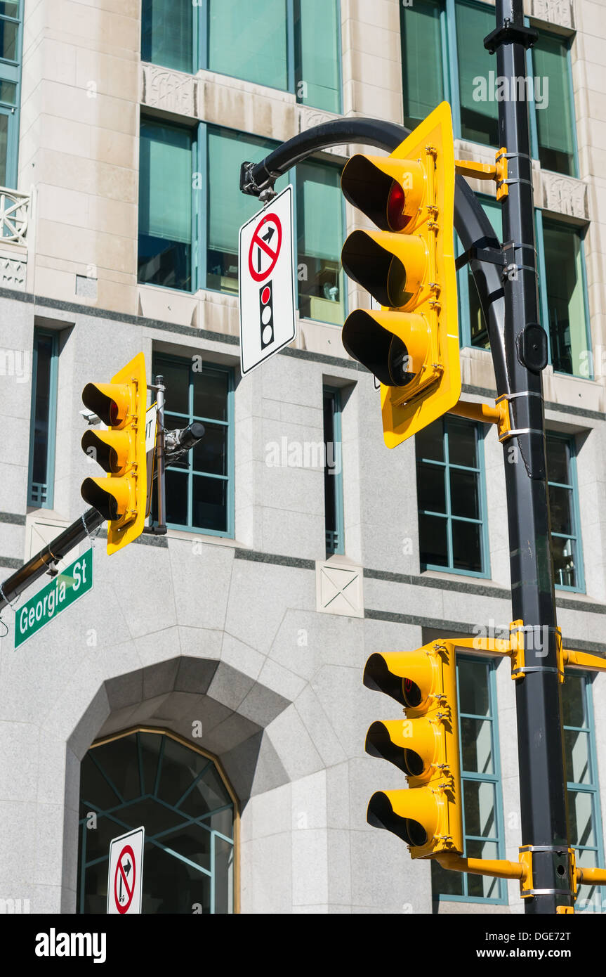 Semaforo sulla strada di Vancouver. Foto Stock