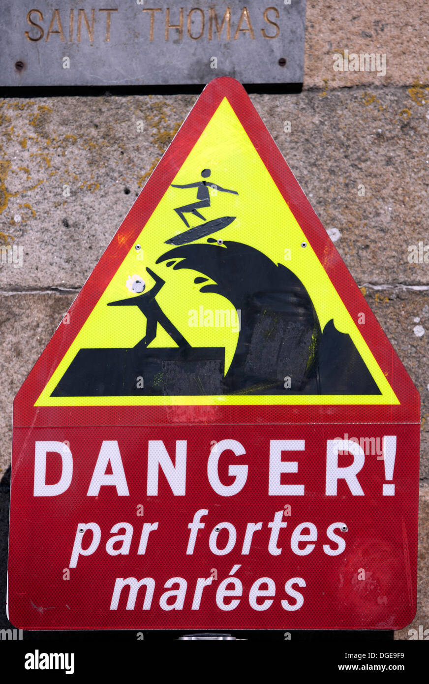 Segnale di avvertimento pericolo forti correnti, St. Malo, Bretagna Francia del nord Europa Foto Stock