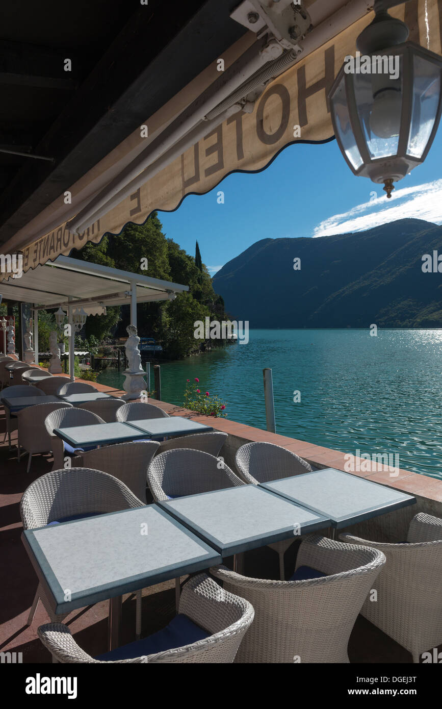 Sala da pranzo Terrazza per la prima colazione presso il boutique hotel 'Elevzia al Lago " Il lago di Lugano, Svizzera Foto Stock