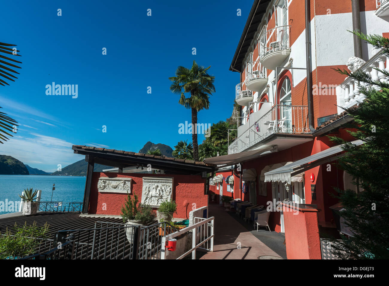 Il boutique hotel 'Elevzia al Lago' situato sotto gli alberi sul waterside percorso tra Castagnola e Gandria. Svizzera Foto Stock