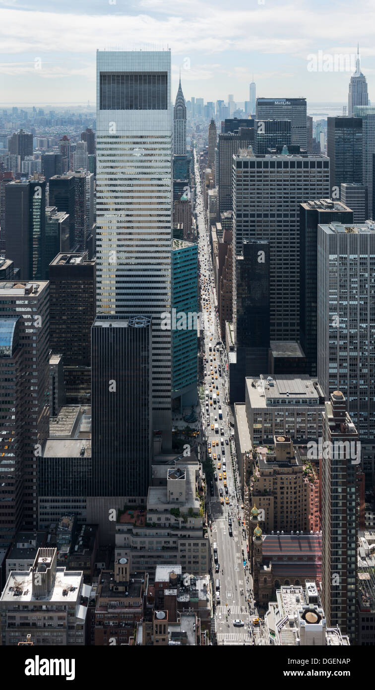 New York skyline della città alta illuminata dal Citicorp building Foto Stock