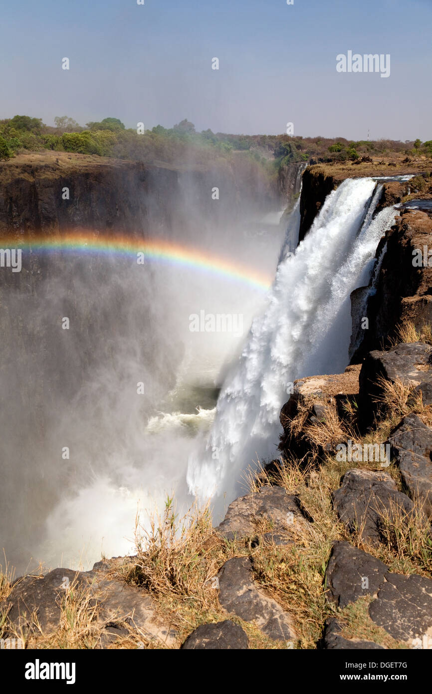 Victoria Falls, Rainbow cade dal lato dello Zambia, Africa Foto Stock