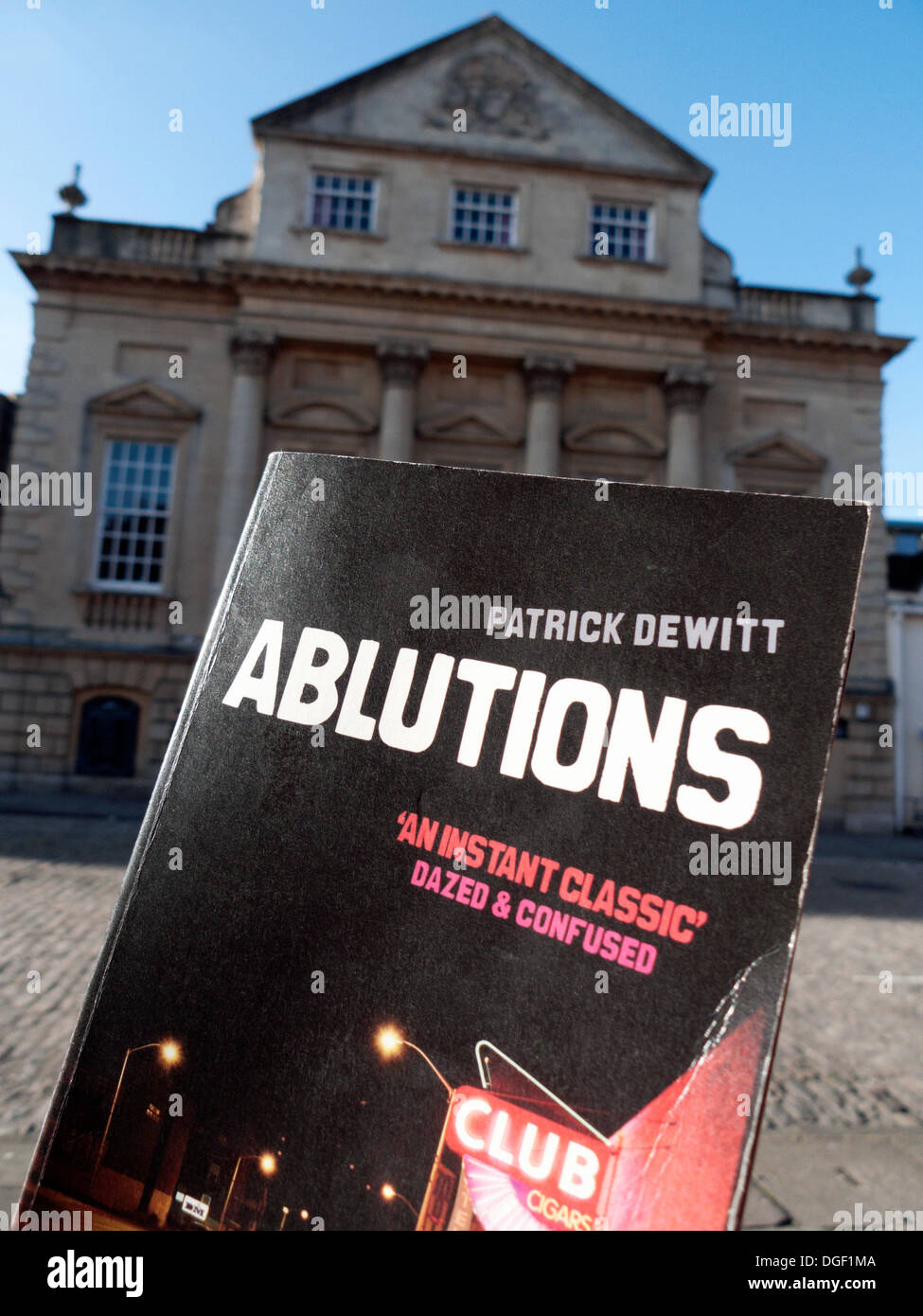 Patrick deWitt il libro "abluzioni' produzione mediante Fellswoop teatro presso la Bristol Old Vic Theatre Bristol REGNO UNITO 2013 KATHY DEWITT Foto Stock
