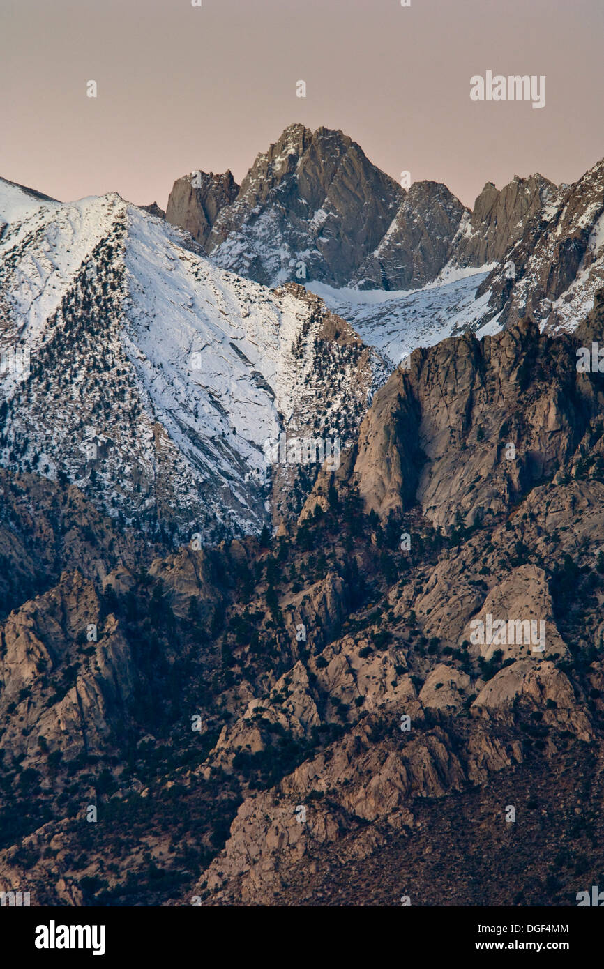 Alba sulla Sierra orientale vicino a Lone Pine, California Foto Stock