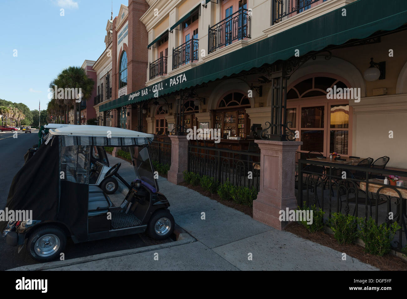Luigino's Bar Grill la pasta in villaggi, Florida USA. Un 55 e al di sopra di comunità di pensione nella Florida Centrale. Foto Stock