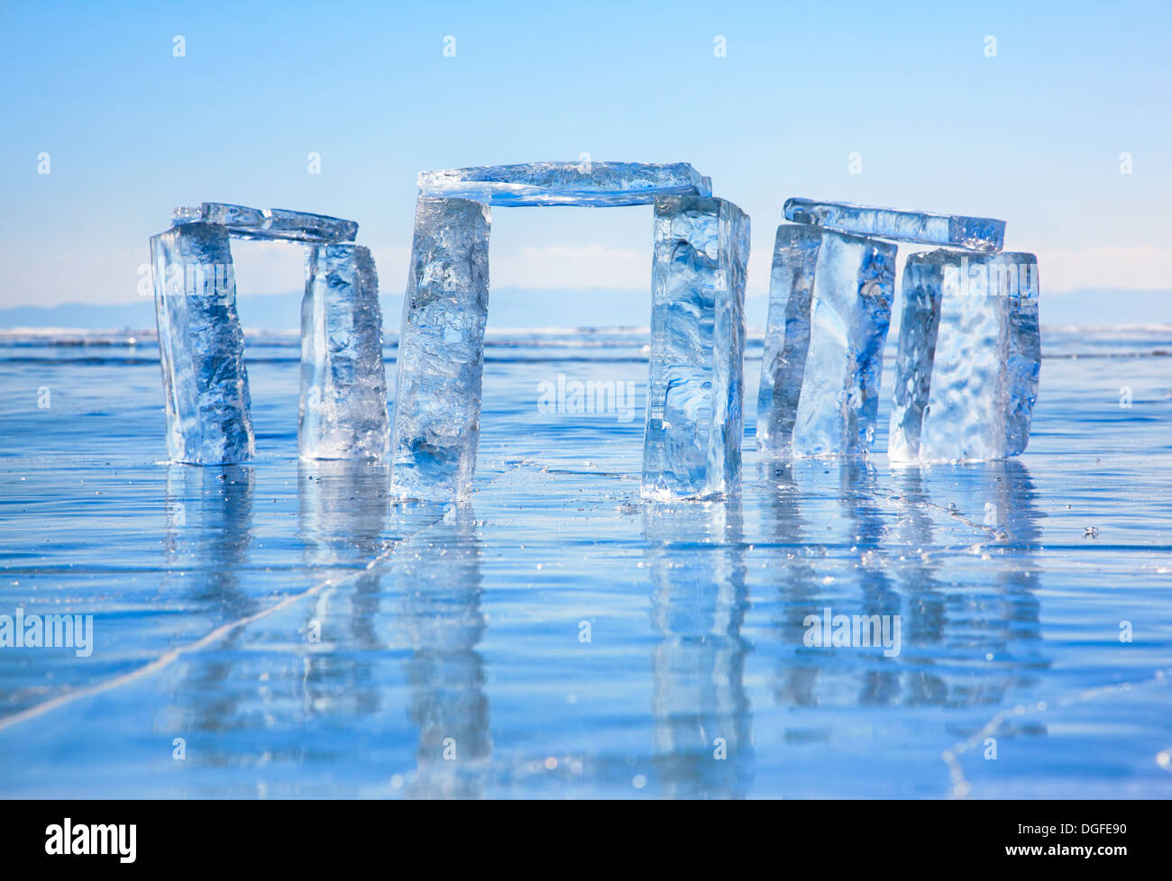 Icehange - Stonehenge - realizzato da ghiaccio sul lago Baikal in Sineria Foto Stock