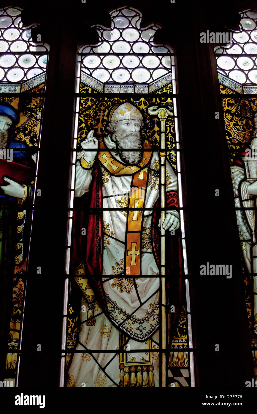 Le finestre di vetro macchiate in John Rylands Library, Deansgate, Manchester REGNO UNITO Foto Stock