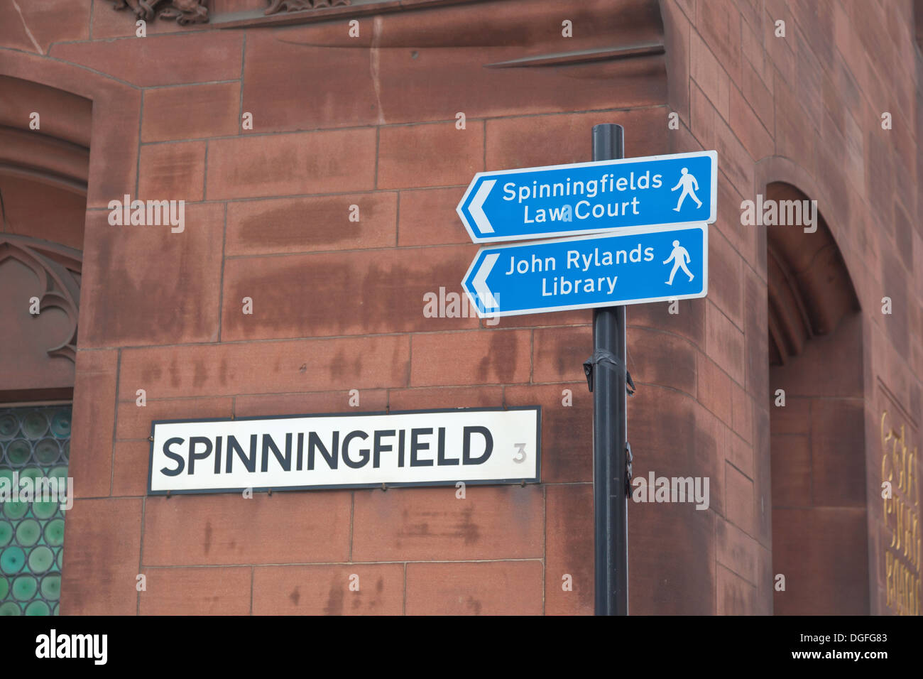 Cartello stradale a Spinningfield di Deansgate, Manchester, Regno Unito Foto Stock