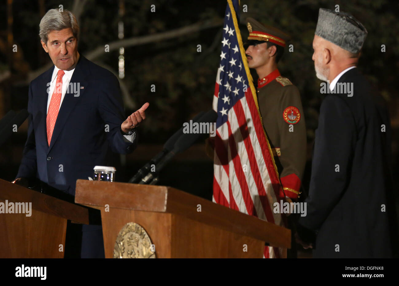 Segretario Kerry discute di sicurezza bilaterali in accordo con l'Afghanistan Foto Stock