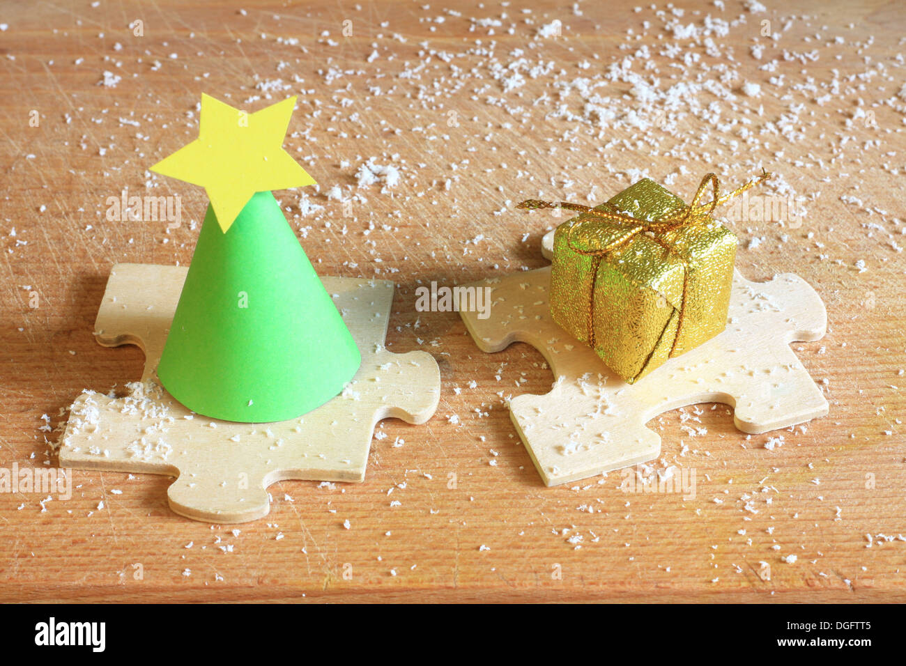 Abstract albero di Natale e di dono sulla preparazione di puzzle al concetto di vacanza Foto Stock