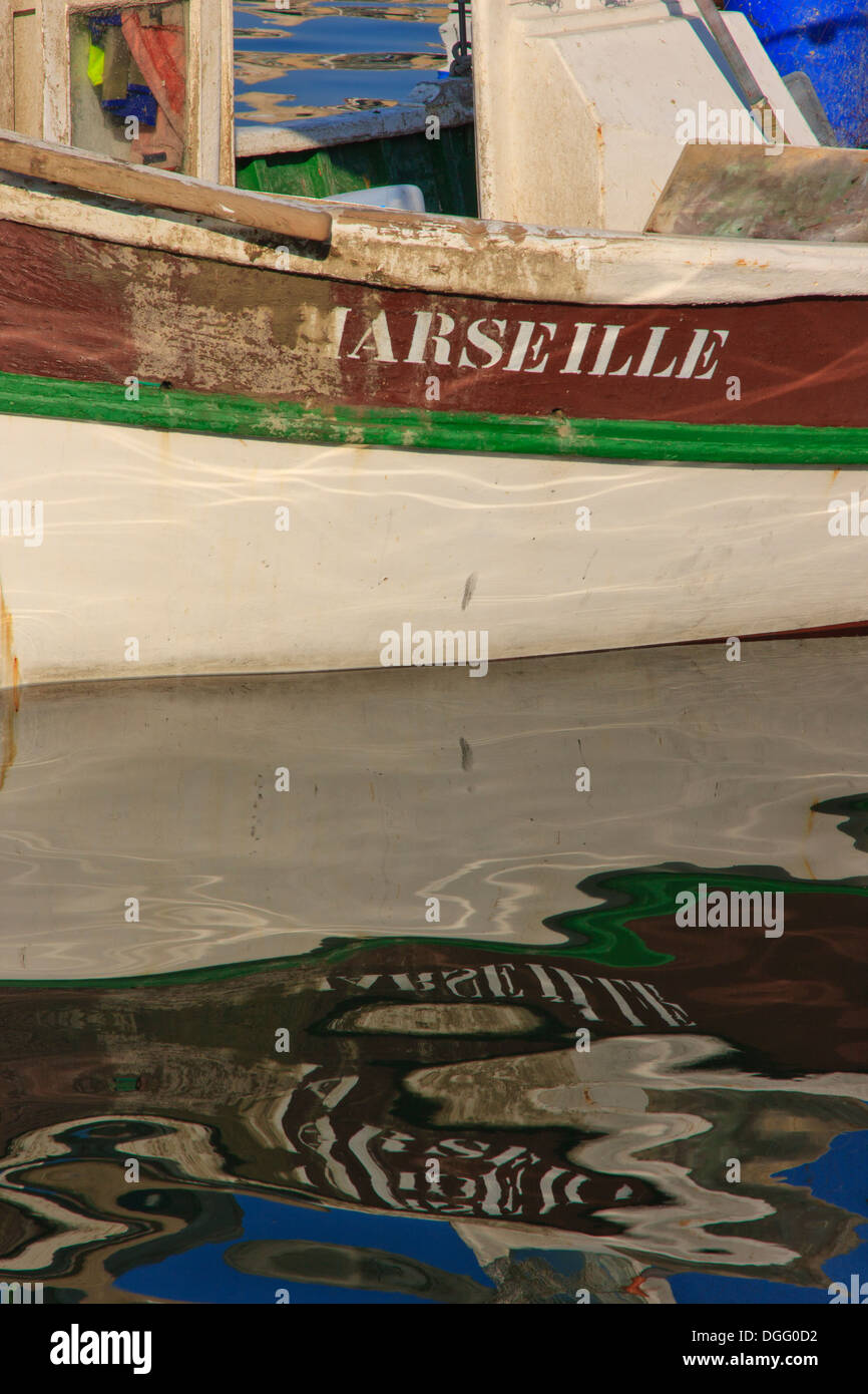 Marsiglia - acqua di mare la riflessione Foto Stock