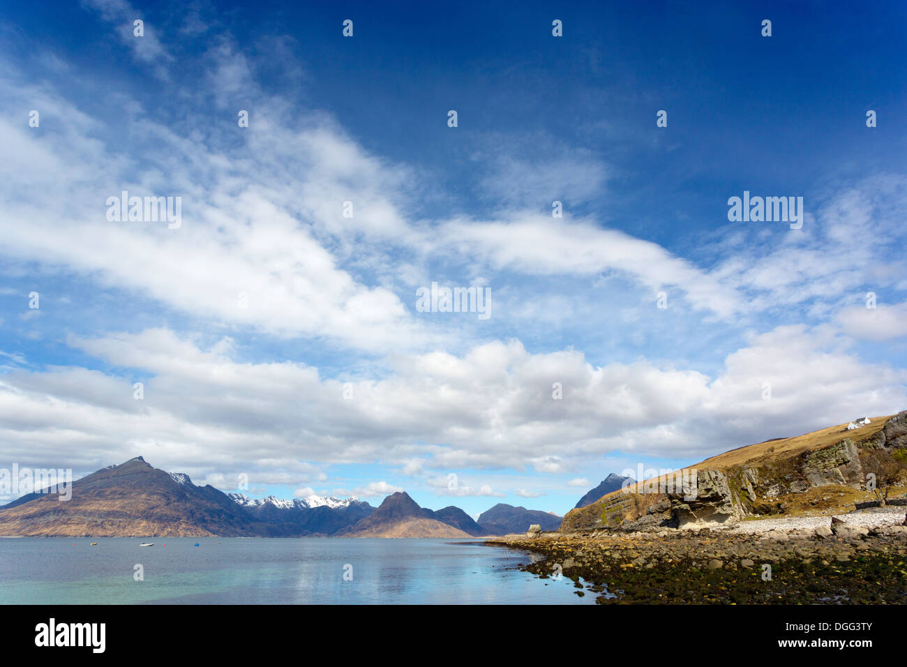 Sgur na stri, Nero Cuillins visualizzati sul Loch Scavaig, Elgol sull'Isola di Skye. Foto Stock