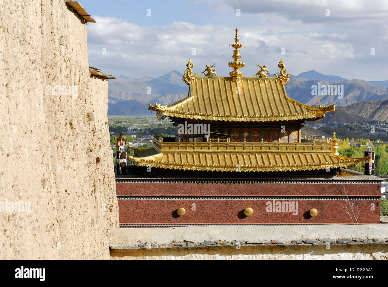 Di colore oro, tetto monastero Tashilhunpo, Shigatse, nel Tibet, Cina, Asia Foto Stock