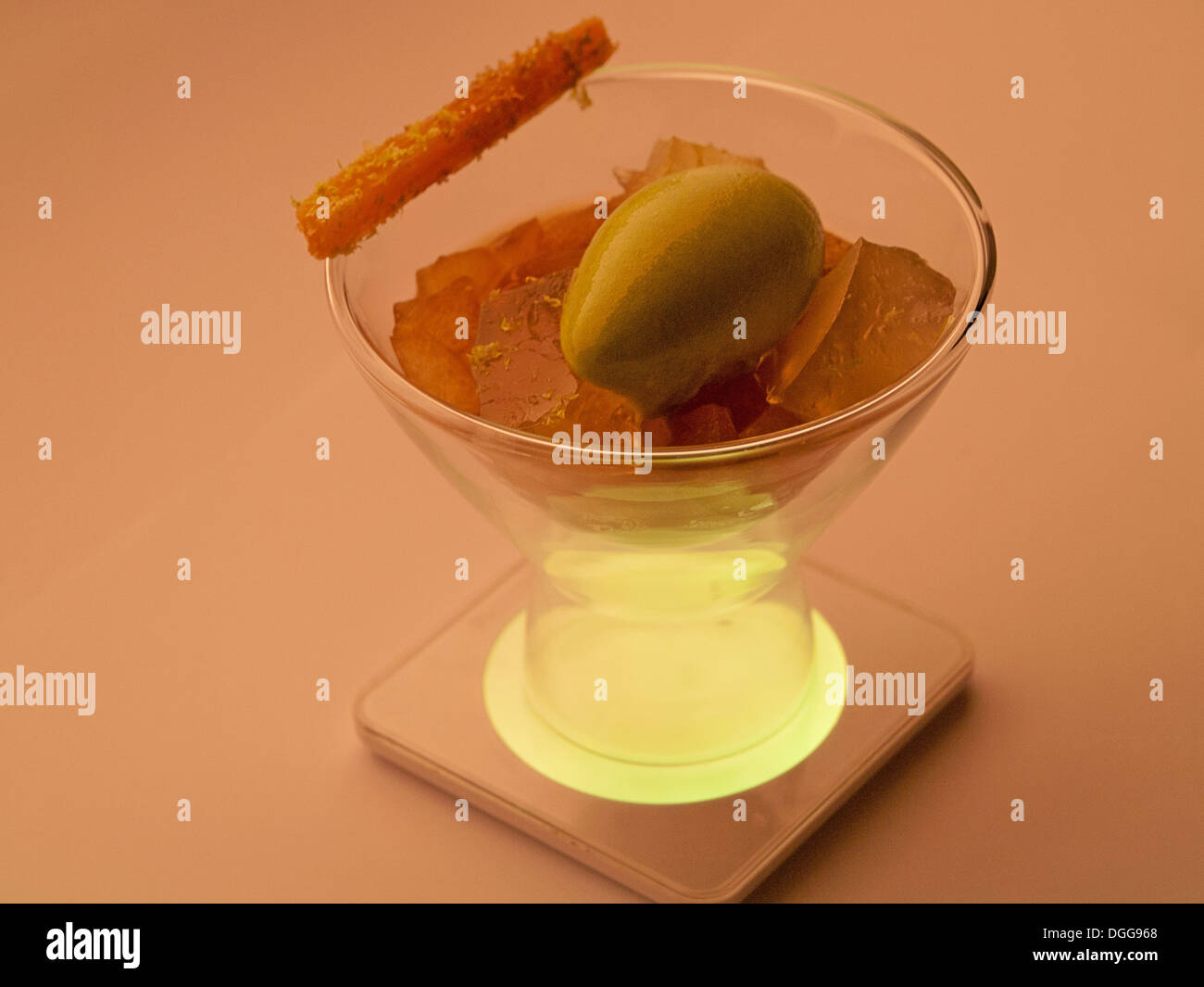 -Deserto dolce- ghiaccio di pistacchio e limone. Foto Stock