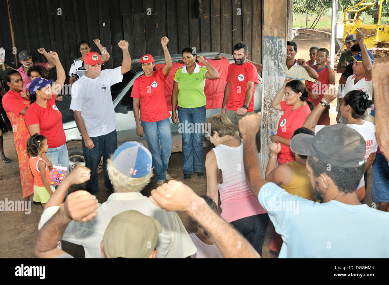 Incontro, landless camp Acampamento 12 de Otubro, Brasiliano Landless movimento dei lavoratori Movimento dos Trabalhadores Rurais sem Foto Stock