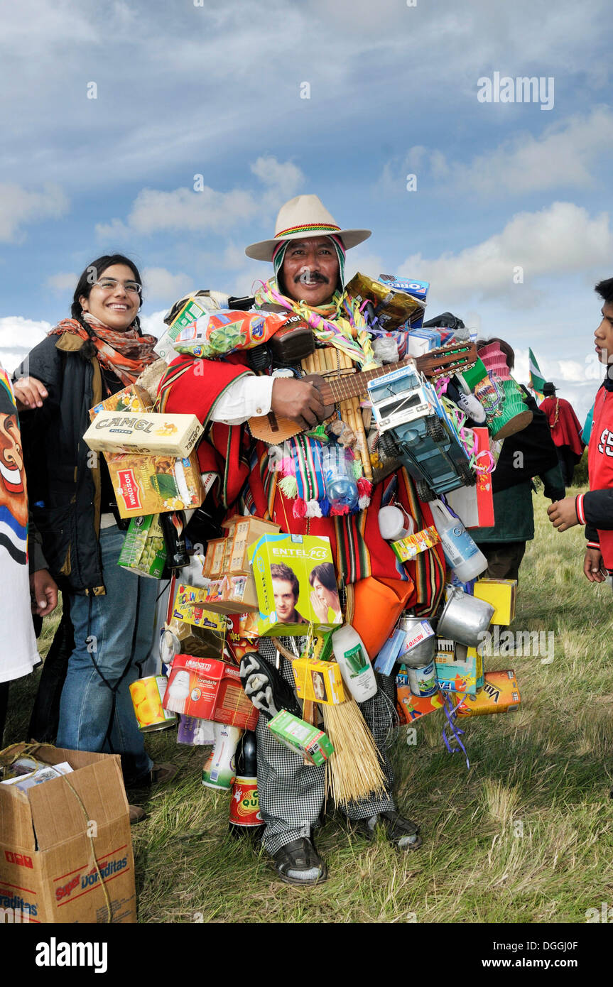 Boliviano o Equeco Ekeko, tradizionale venditore di miniature, Alasitas, per fortuna, La Paz, Bolivia, Sud America Foto Stock