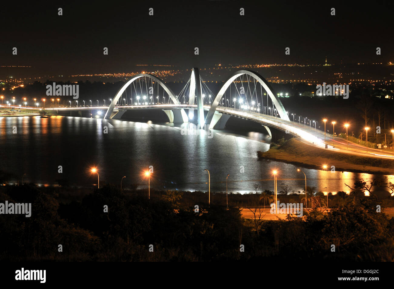 Juscelino Kubitschek ponte di notte, architetto Oscar Niemeyer, Brasilia, Distrito Federale Brasiliano, il Distretto Federale, Brasile Foto Stock