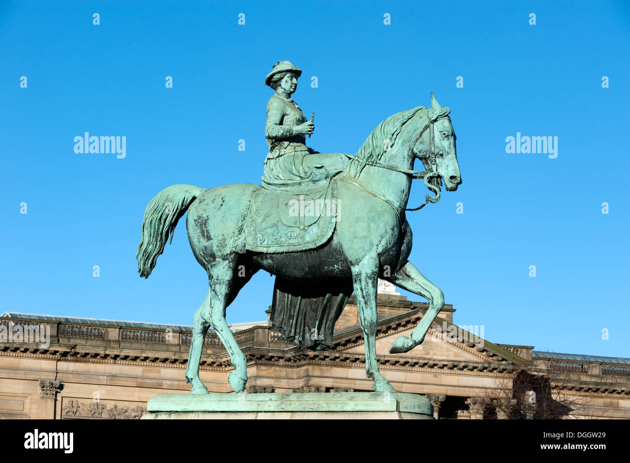 Statua della regina Victoria di equitazione Foto Stock