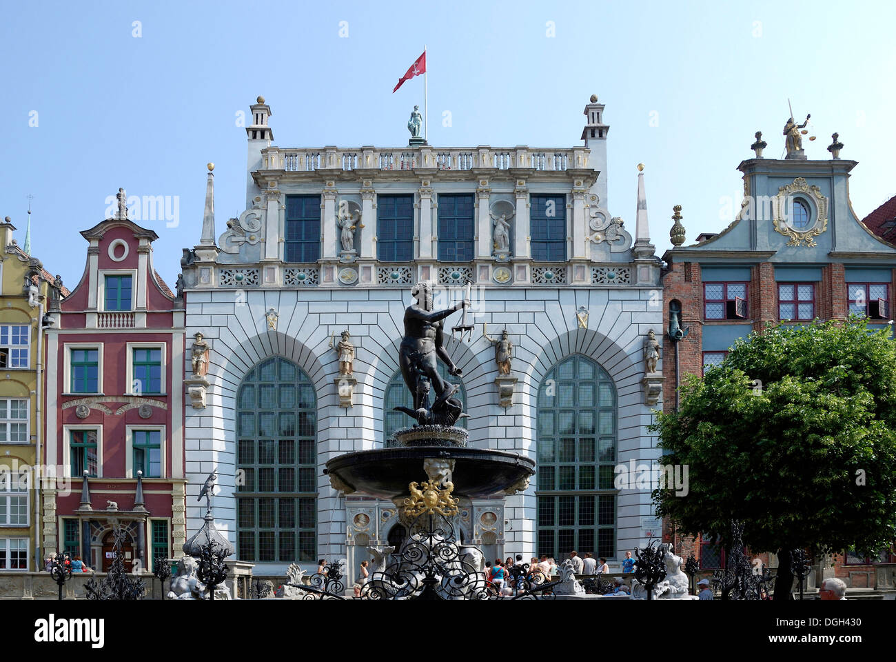 Artus Court con fontana di Nettuno al mercato lungo in Gdansk. Foto Stock