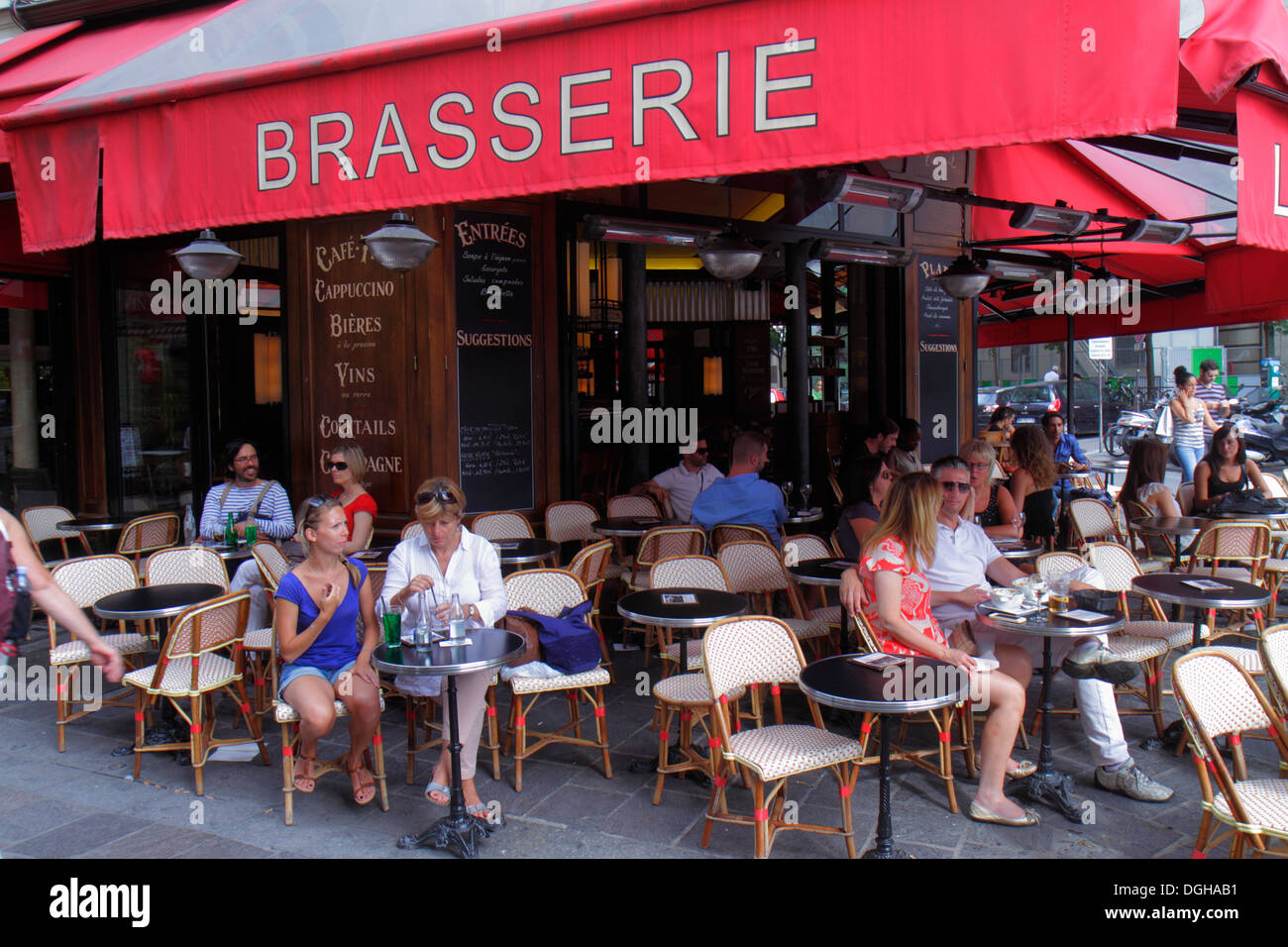Parigi Francia,1 ° arrondissement,Rue Montorgueil,l'Esplanade Saint Eustache,ristorante ristoranti ristorazione caffè, cucina, cibo, caffè, brasserie,t Foto Stock