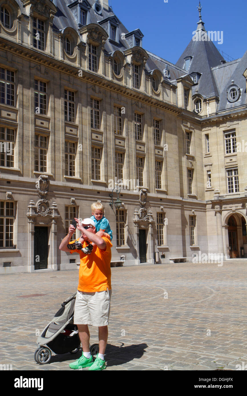 Parigi Francia,5° arrondissement,quartiere Latino,Rive Gauche,Rive Gauche,Place de la Sorbonne,Università la Sorbona di Parigi,edificio storico,scuola,tribunale Foto Stock