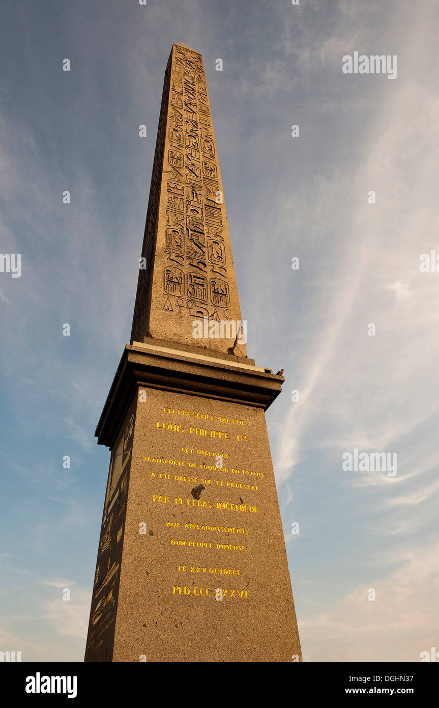 Obelisco a Place de la Concorde square, Parigi, Ile de France, Francia, Europa Foto Stock