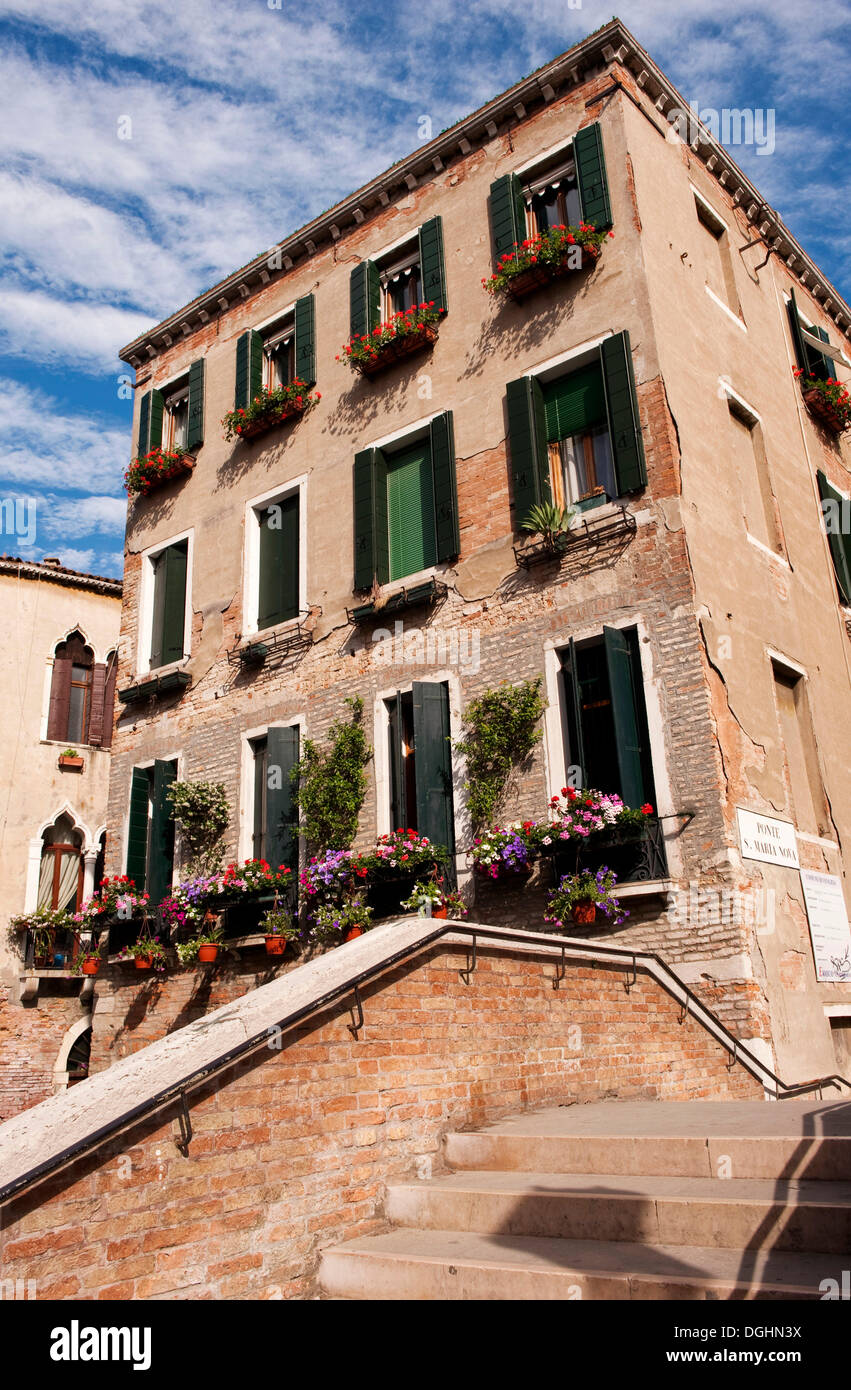 Residence sul ponte di Santa Maria Nova, Venezia, Veneto, Italia, Europa Foto Stock