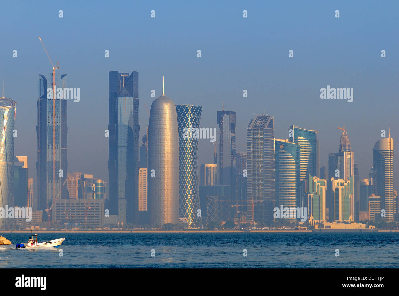 Skyline del quartiere degli affari, West Bay Area, Doha, Qatar Foto Stock