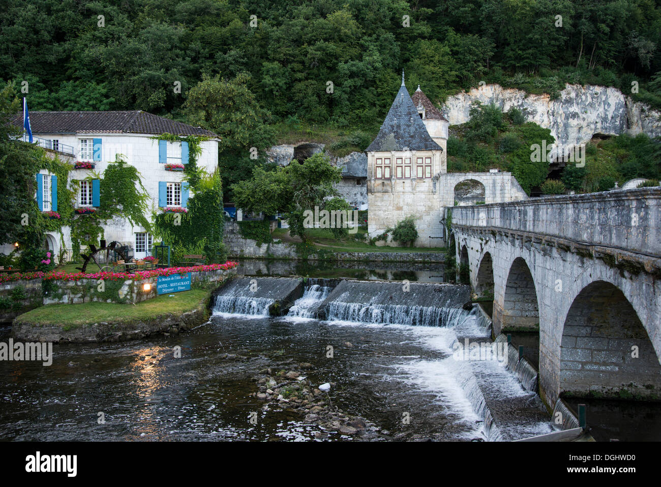 Il ponte e il mulino, Brantome, Perigord, Dordogne, Francia, Europa PublicGround Foto Stock