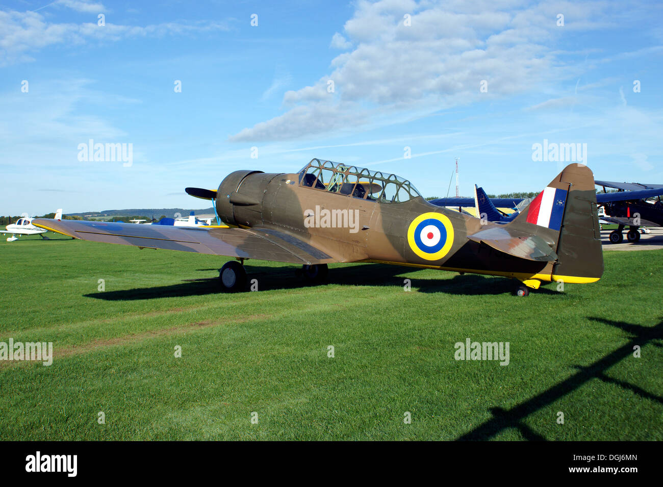 NORTH AMERICAN HARVARD IIb TRAINER FT391, G-AZBN, EX (PH-HON) costruito 1942 Foto Stock