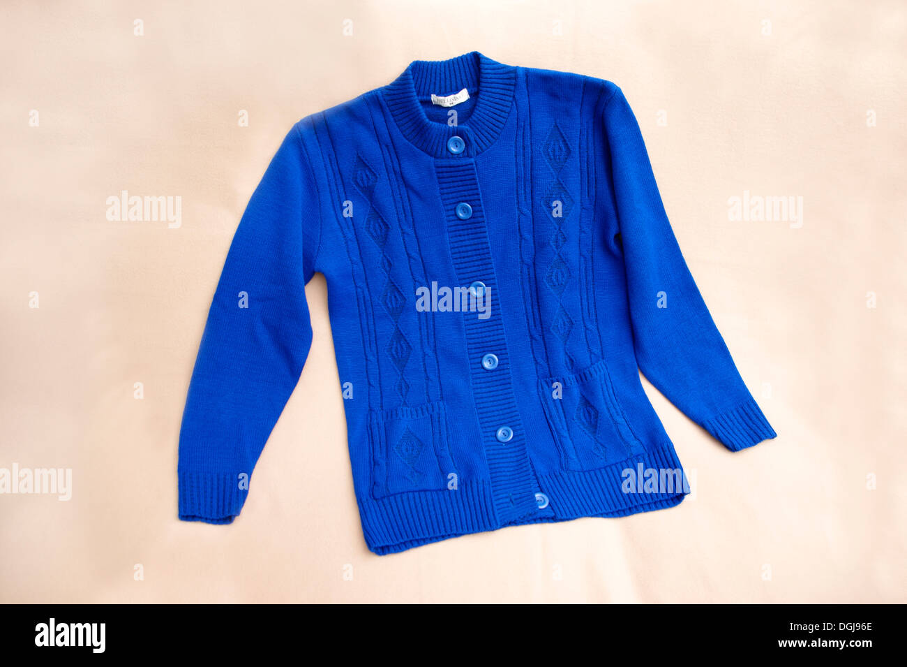 Onorevoli colleghe / womens cardigan in una tonalità di blu navy Foto Stock