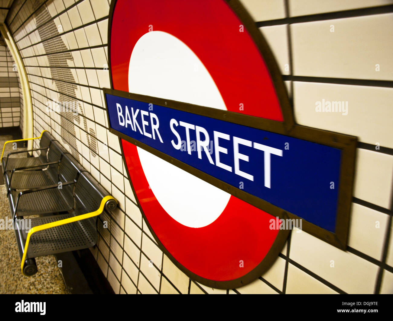 Stazione di Baker Street roundel, London, England, Regno Unito Foto Stock