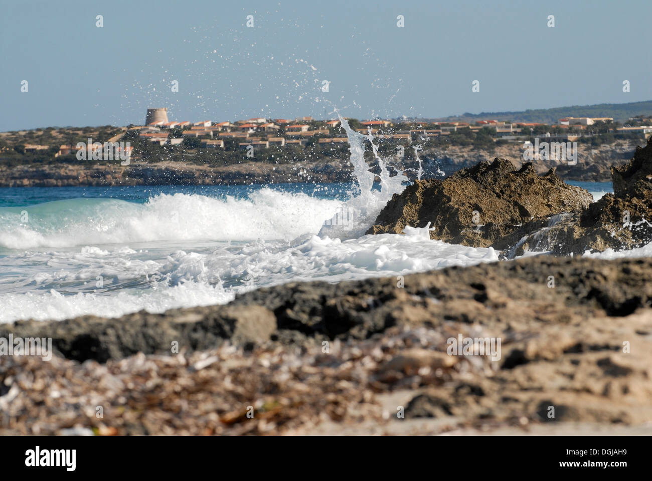 Mare Forte E Bandiera Gialla In Spiaggia Levante Di Benidorm