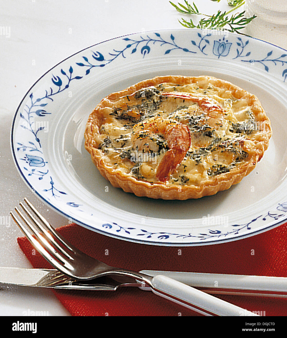 Tartlet di formaggio con gamberetti, Danimarca. Foto Stock