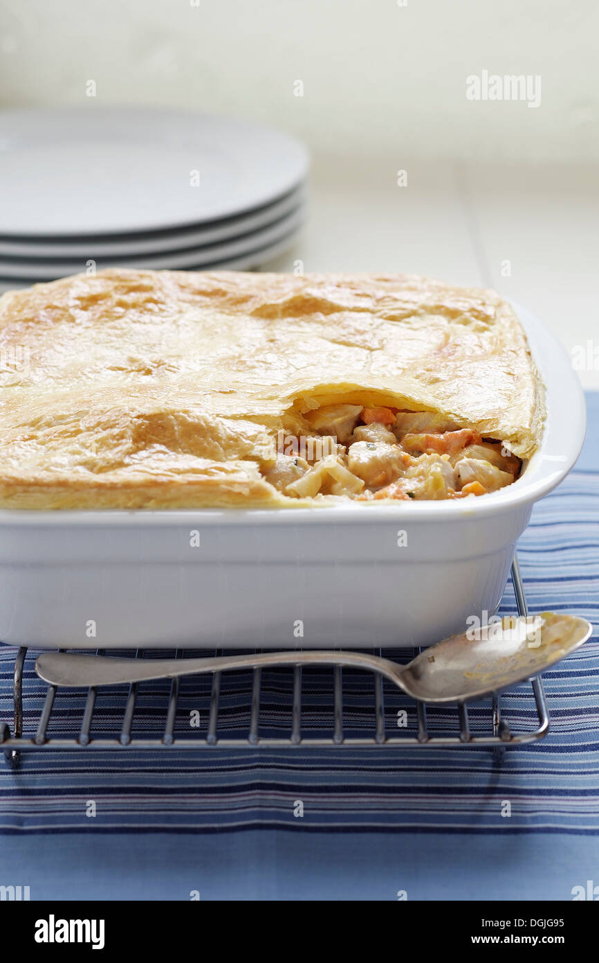 Il pollo al forno e torta di verdure Foto Stock
