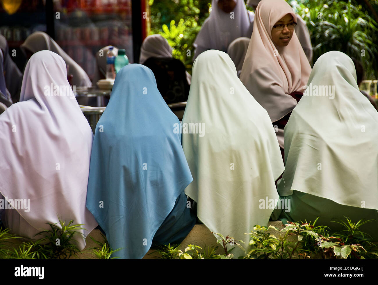 Studenti di sesso femminile da una scuola islamica a Kuala Lumpur in Malesia. Foto Stock