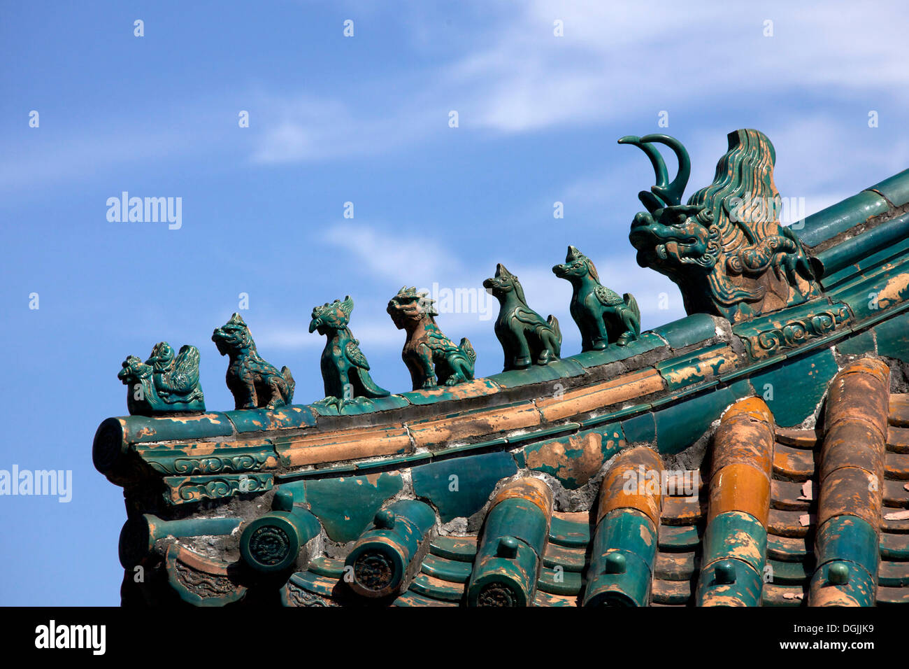 La gronda di una pagoda presso il Palazzo Estivo, Pechino, Cina, Repubblica Popolare di Cina Foto Stock