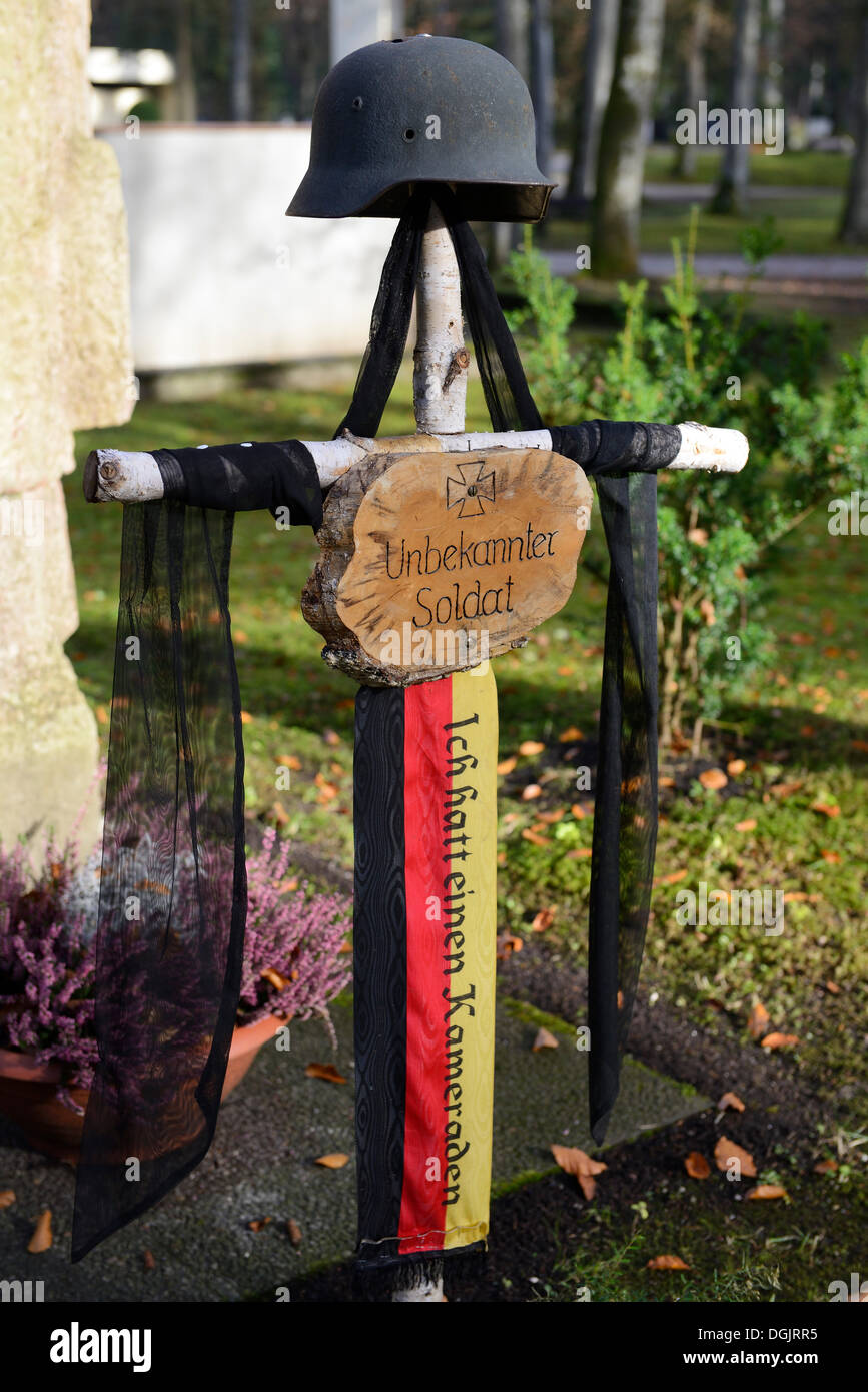 Tomba del Milite Ignoto, Geretsried Cimitero del Bosco, Alta Baviera, Baviera Foto Stock