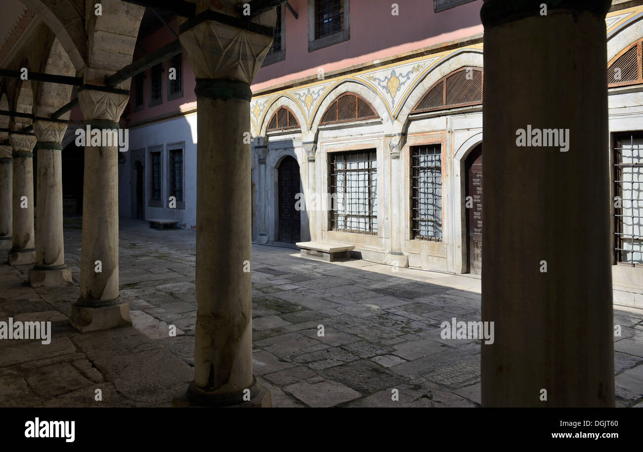 Cortile delle concubine e consorti dei Sultani, harem, Palazzo Topkapi Topkapi Sarayi, Istanbul, lato europeo Foto Stock